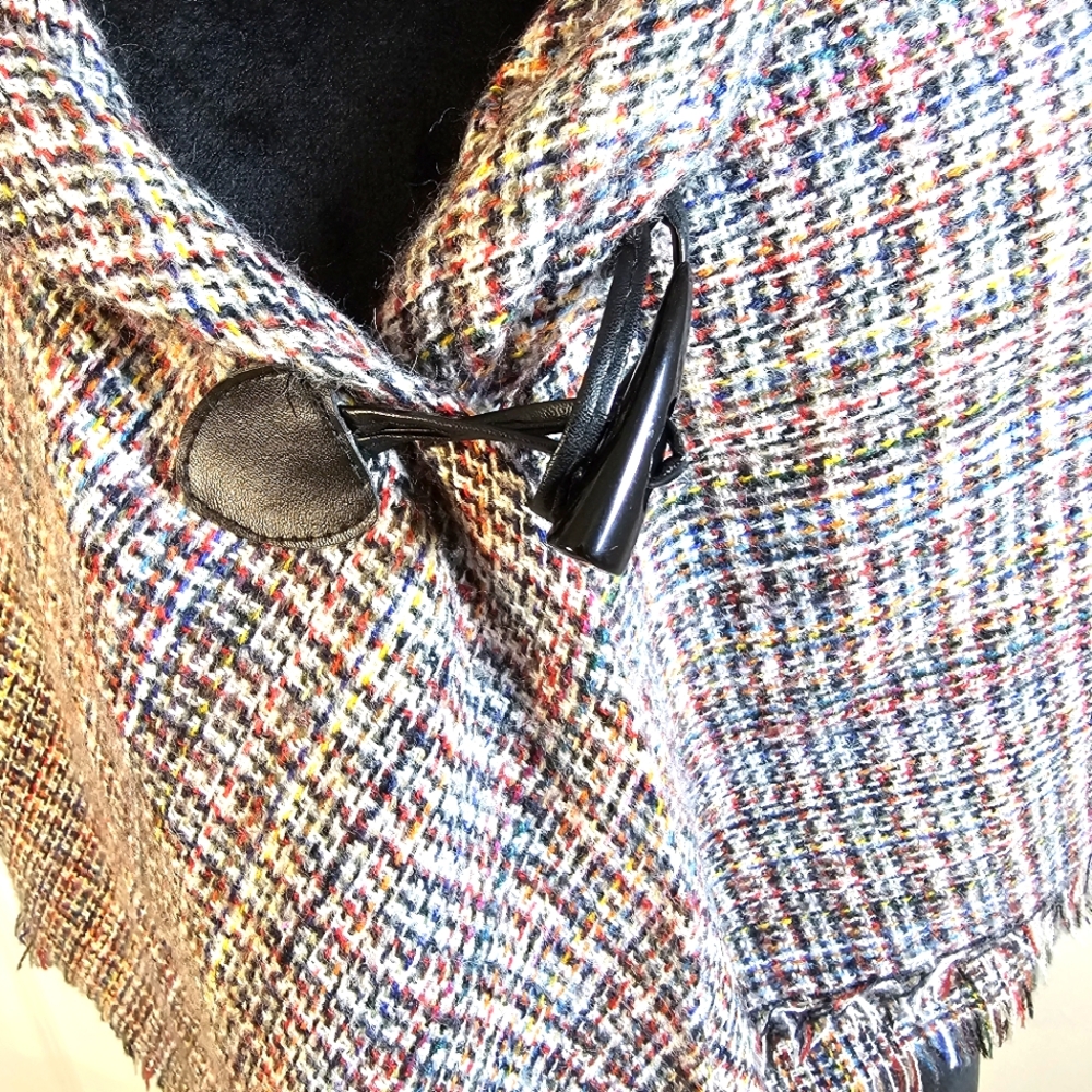 Altare Cape Multi-Colored‎ Plaid OS - Picture 3 of 4